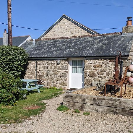 Little Barn Near Treen Cliffs And Beach Saint Levan Extérieur photo