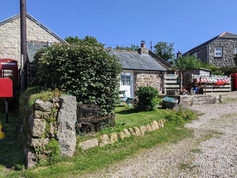 Little Barn Near Treen Cliffs And Beach Saint Levan Extérieur photo